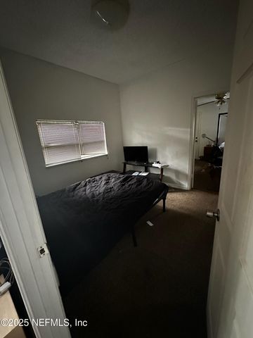 7781 LENOX Avenue, Jacksonville, FL 32221