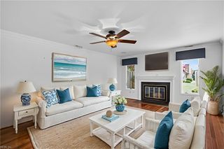 4286 Hatton Point LN, Portsmouth, VA 23703
