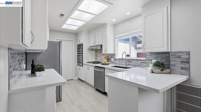 4046 Alvarado St, Pleasanton, CA 94566