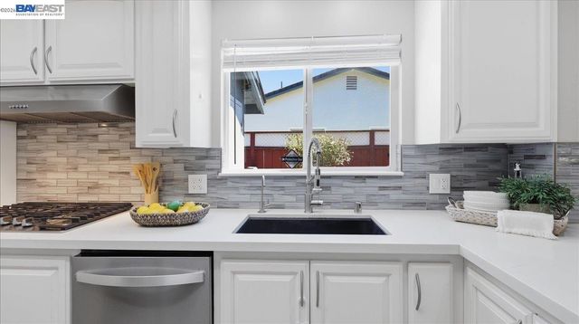 4046 Alvarado St, Pleasanton, CA 94566