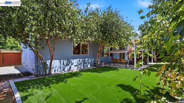 4046 Alvarado St, Pleasanton, CA 94566
