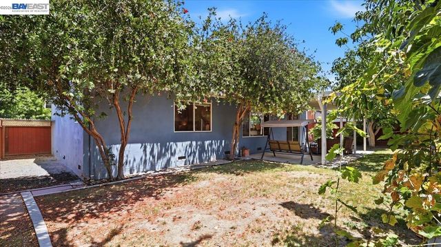 4046 Alvarado St, Pleasanton, CA 94566