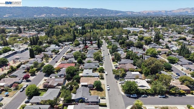 4046 Alvarado St, Pleasanton, CA 94566