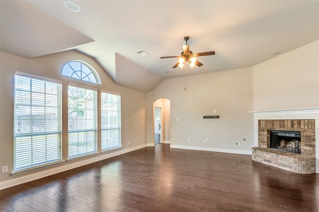 2812 Pino, Grand Prairie, TX 75054