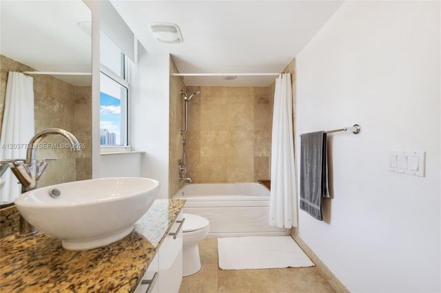 41 SE 5th St 1116, Miami, FL 33131
