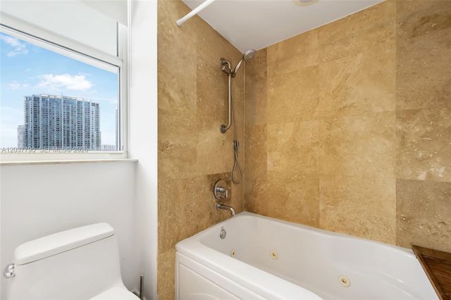 41 SE 5th St 1116, Miami, FL 33131