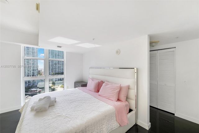 41 SE 5th St 1116, Miami, FL 33131