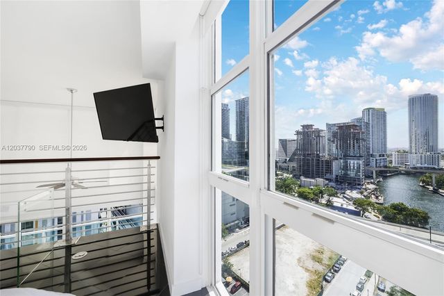 41 SE 5th St 1116, Miami, FL 33131