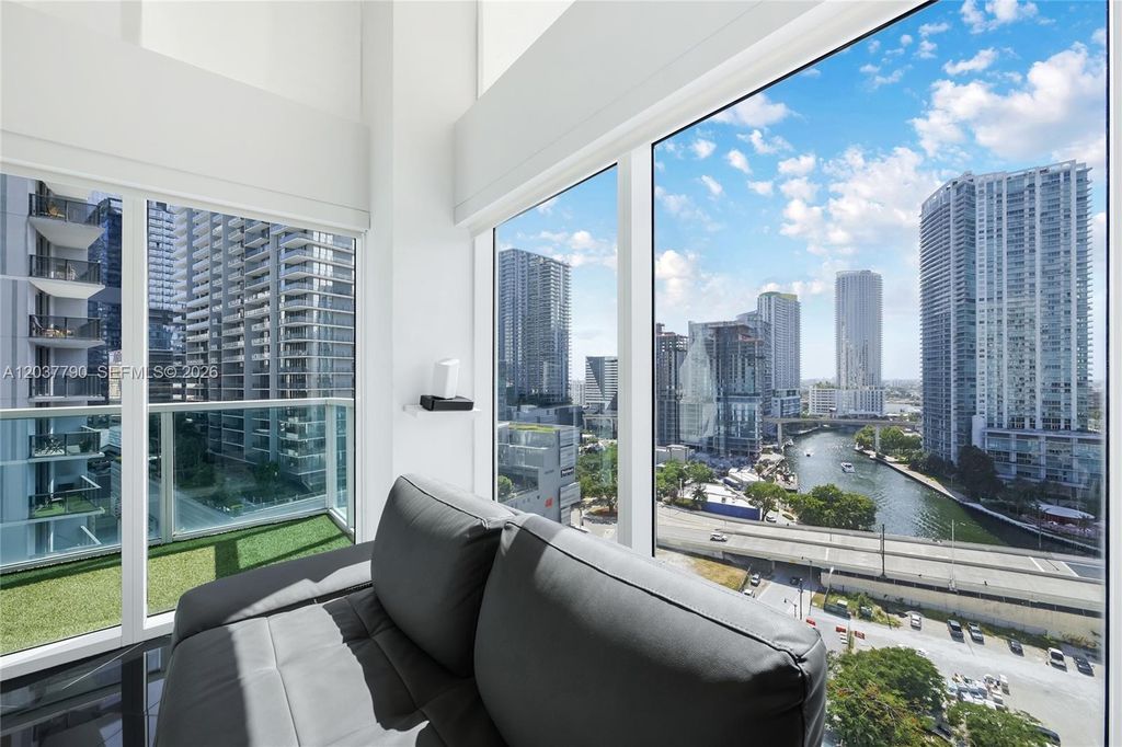 41 SE 5th St 1116, Miami, FL 33131