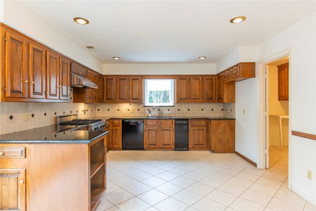 2405 Springpark Way, Richardson, TX 75082