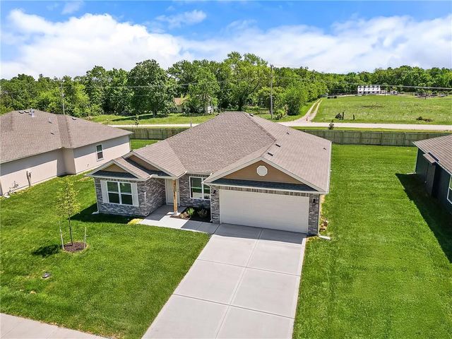 37585 W 209th Street, Edgerton, KS 66021