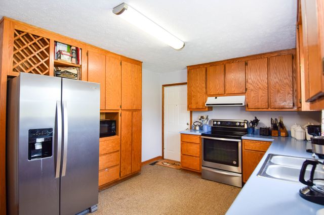 135 Old Hwy 52W, Portland, TN 37148