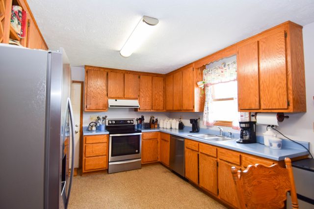 135 Old Hwy 52W, Portland, TN 37148