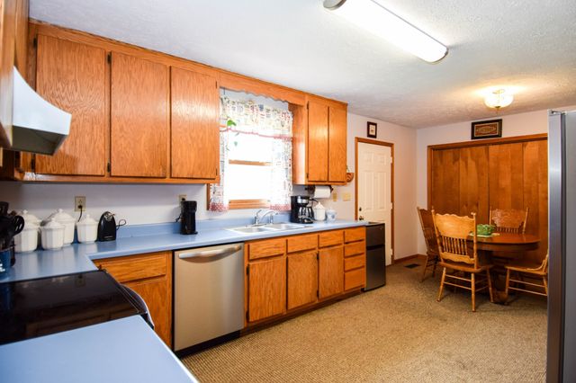 135 Old Hwy 52W, Portland, TN 37148