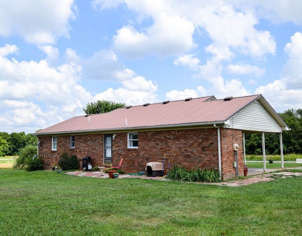 135 Old Hwy 52W, Portland, TN 37148