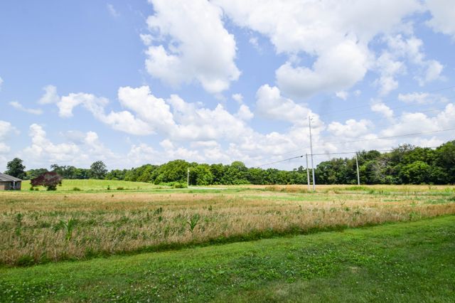 135 Old Hwy 52W, Portland, TN 37148