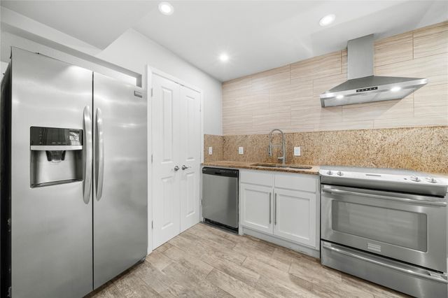 6014 E University Boulevard 137, Dallas, TX 75206