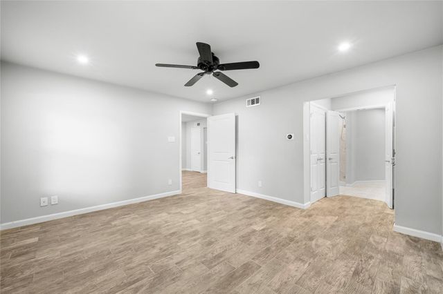 6014 E University Boulevard 137, Dallas, TX 75206