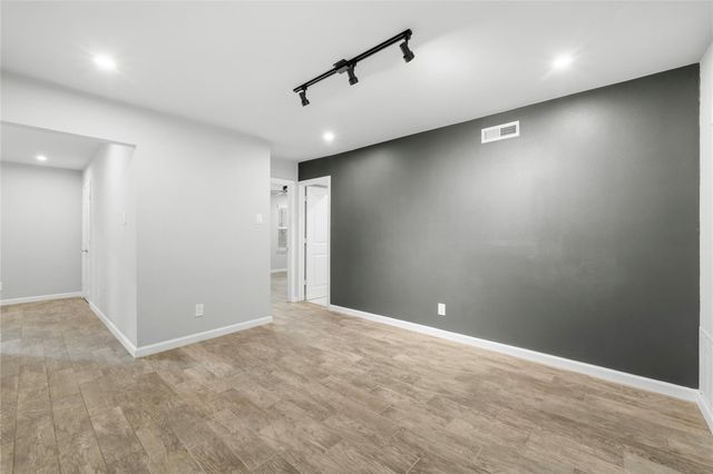 6014 E University Boulevard 137, Dallas, TX 75206