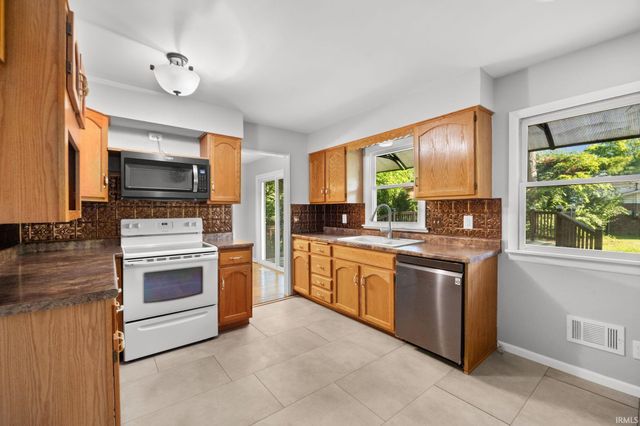 5314 Lynnwood Drive, West Lafayette, IN 47906