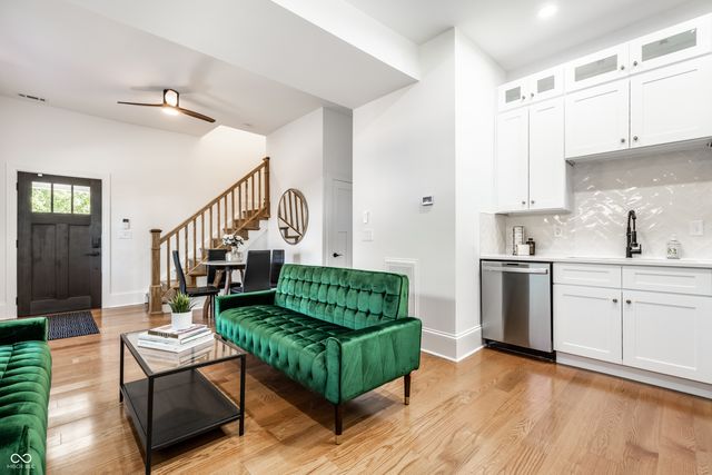 1034 N Tacoma Avenue, Indianapolis, IN 46201