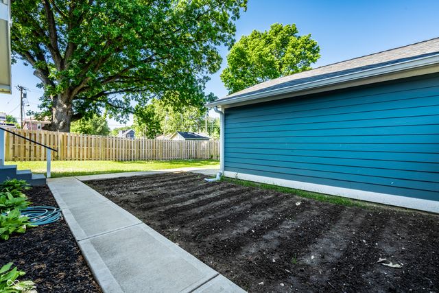 1034 N Tacoma Avenue, Indianapolis, IN 46201