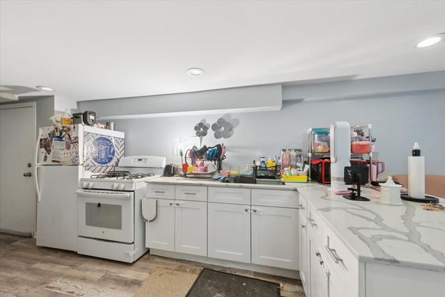 4854 W Winnemac Avenue, Chicago, IL 60630