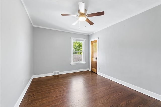 4854 W Winnemac Avenue, Chicago, IL 60630