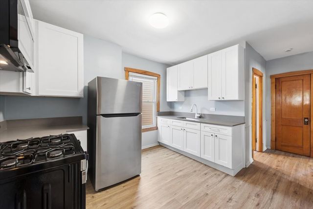 4854 W Winnemac Avenue, Chicago, IL 60630