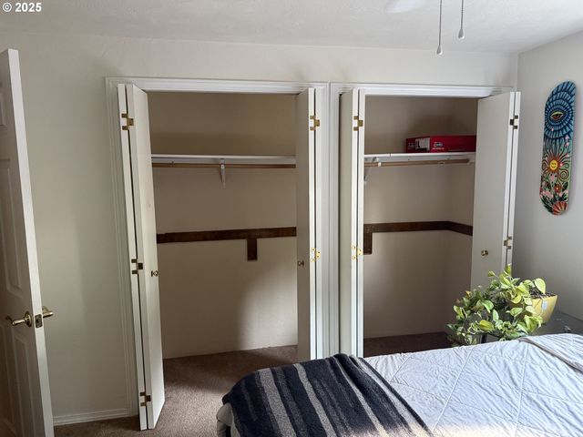 6296 THURSTON Rd, Springfield, OR 97478