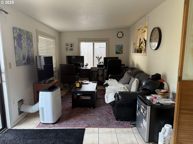 6296 THURSTON Rd, Springfield, OR 97478