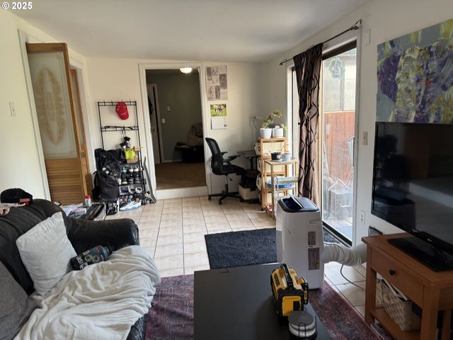 6296 THURSTON Rd, Springfield, OR 97478