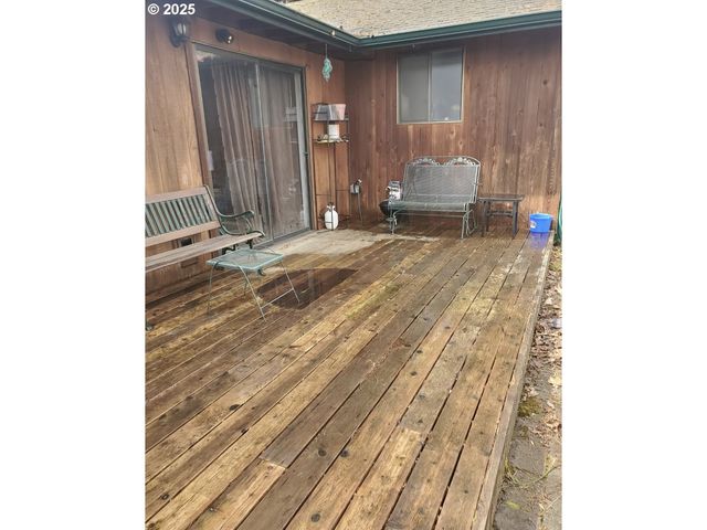 6296 THURSTON Rd, Springfield, OR 97478