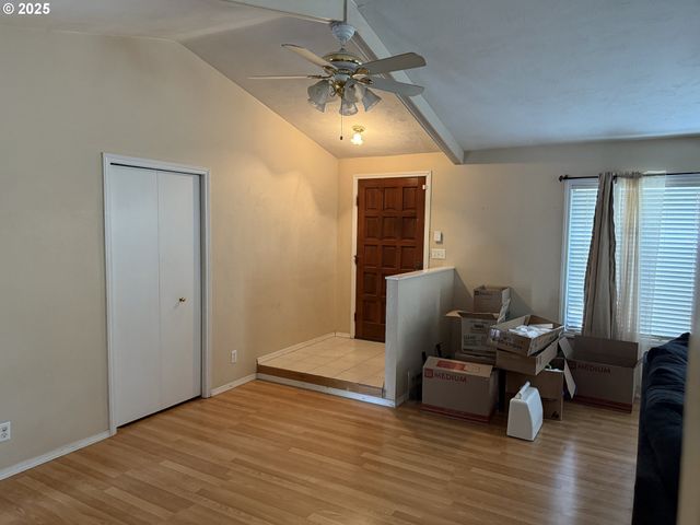 6296 THURSTON Rd, Springfield, OR 97478