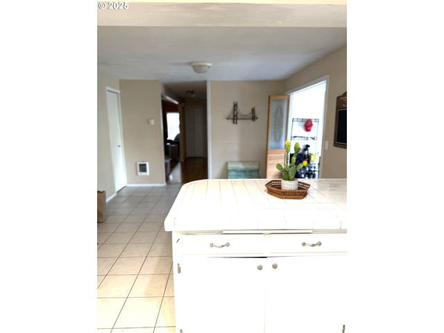 6296 THURSTON Rd, Springfield, OR 97478