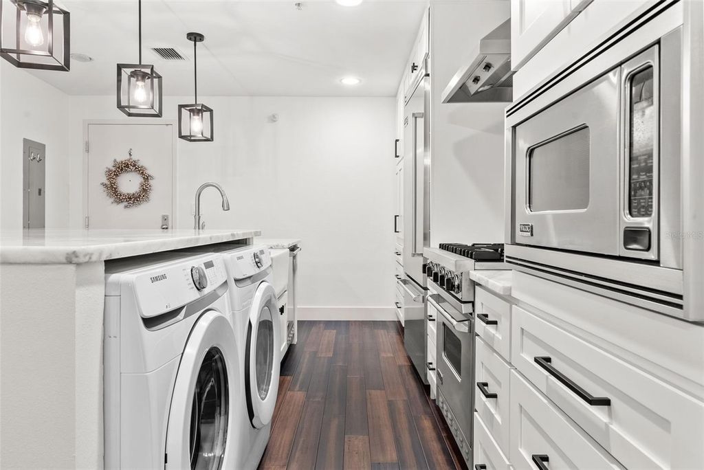 Image 15 of property listing at 1208 E KENNEDY BOULEVARD 618, Tampa, FL 33602