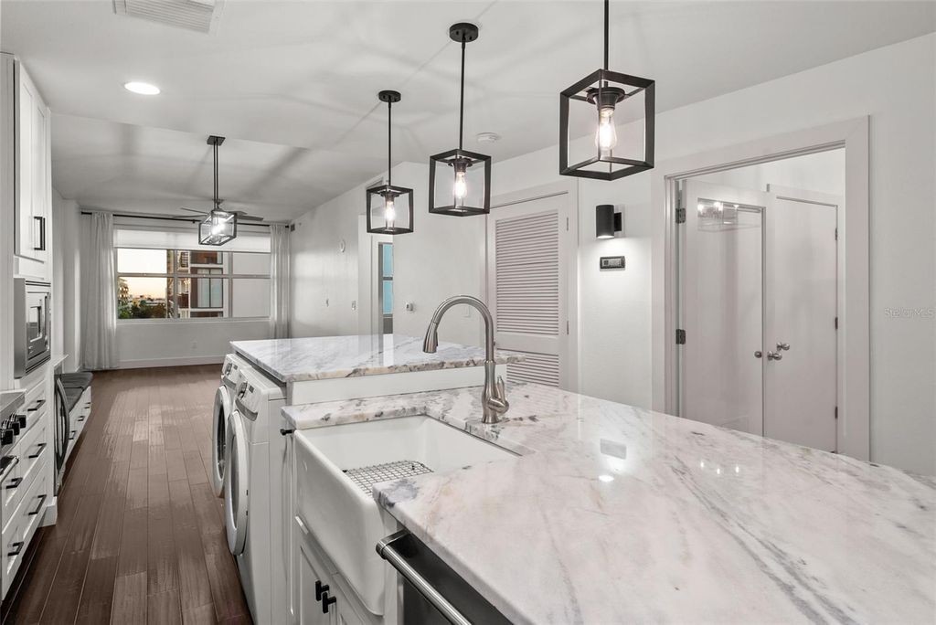 Image 7 of property listing at 1208 E KENNEDY BOULEVARD 618, Tampa, FL 33602