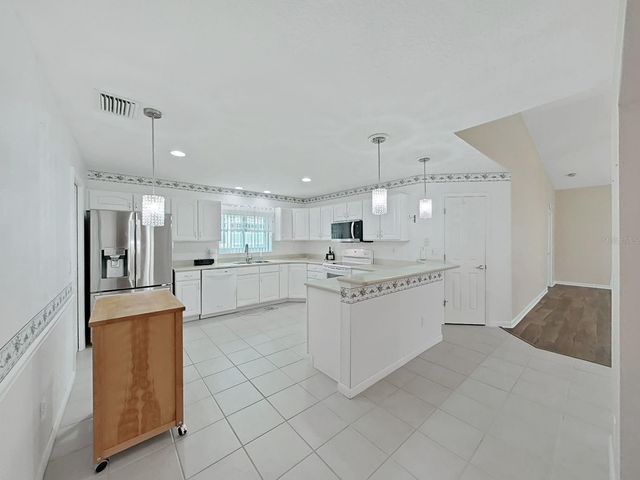 6122 GENTLE BEN CIRCLE, Wesley Chapel, FL 33544
