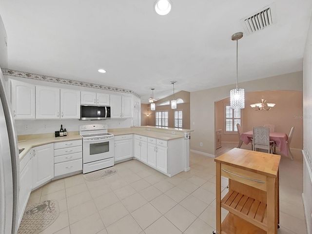 6122 GENTLE BEN CIRCLE, Wesley Chapel, FL 33544