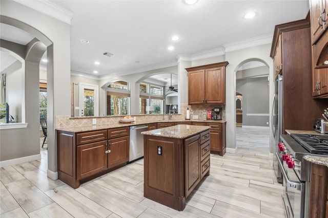 28427 E Benders Landing Boulevard, Spring, TX 77386