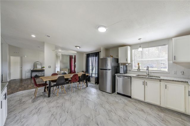 21631 County Road 37492, Cleveland, TX 77327