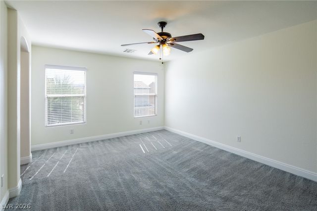 1068 Crescent Falls Street, Las Vegas, NV 89101