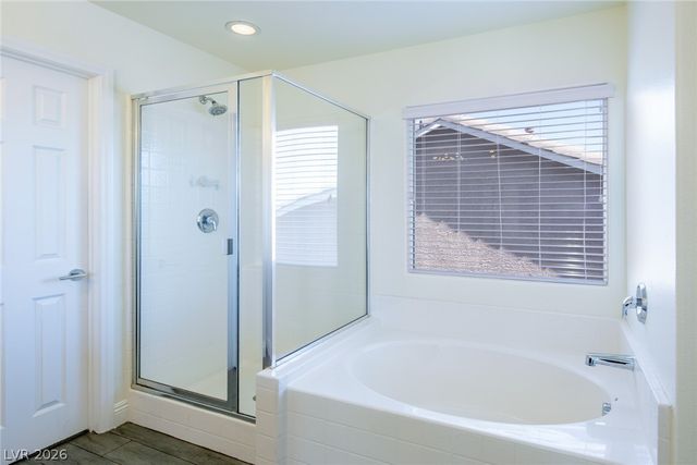 1068 Crescent Falls Street, Las Vegas, NV 89101