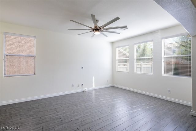 1068 Crescent Falls Street, Las Vegas, NV 89101