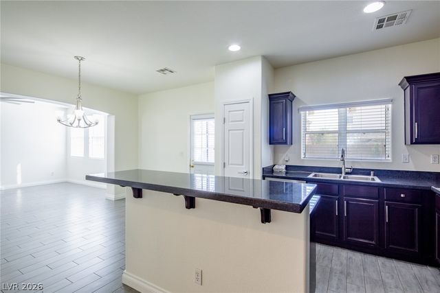 1068 Crescent Falls Street, Las Vegas, NV 89101