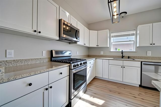 350 Carriage WAY, Kyle, TX 78640