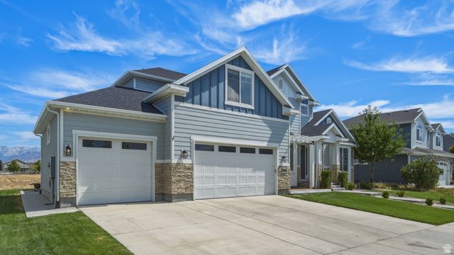 111 E SILVER OAK RD, Vineyard, UT 84059