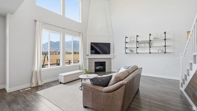 111 E SILVER OAK RD, Vineyard, UT 84059