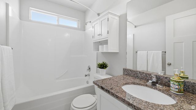 111 E SILVER OAK RD, Vineyard, UT 84059