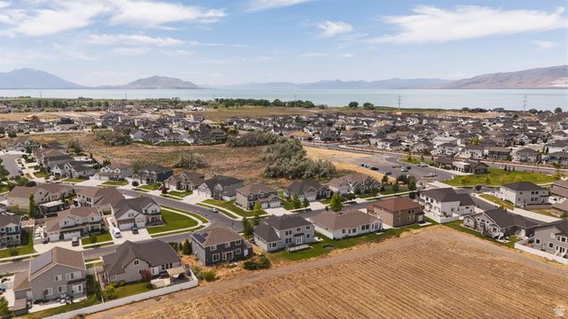 111 E SILVER OAK RD, Vineyard, UT 84059